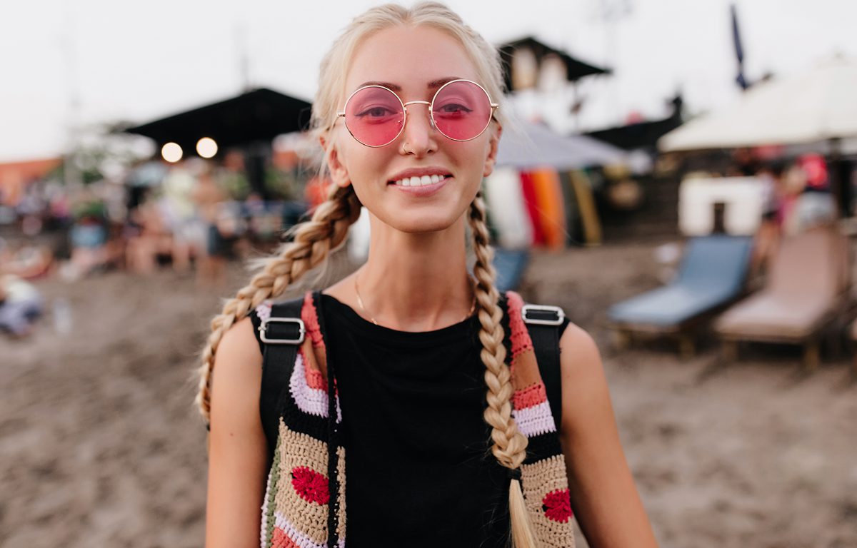Accesorios para un look de festival en la Costa Dorada