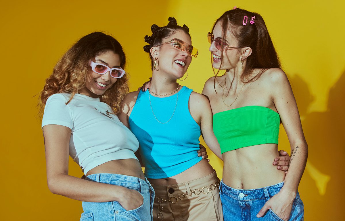 Looks de festival en la Costa Dorada con moda fresca y cómoda